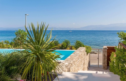 Sutivan Villa | Luxury Beachfront Villa Sutivan 1 with heated private pool at the beach in Sutivan - Brac