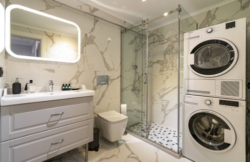 Besiktas Apartment | Luxury Brand New Flat Near Zorlu Center 2Br/2Bath