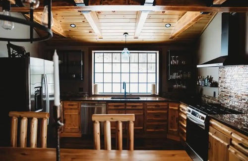 Remsen Cabin | Luxury cabin on private drive. Fall foliage at its finest, waterfront access.