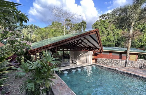 Palma Cabin | Luxury Cabin with Jacuzzi and Pool in La Fortuna