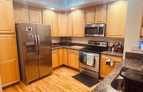 Charlotte House | Luxury Canvas & Charm Retreat in Charlotte 28217