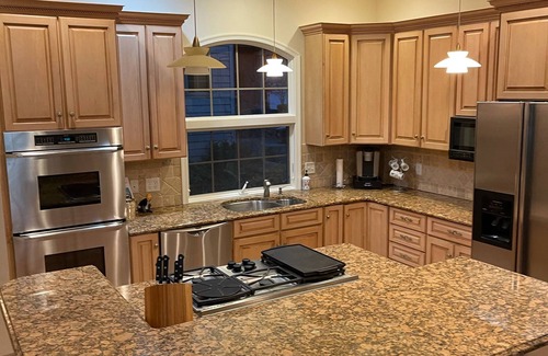 Canal Corkran House | Luxury Carriage House 4bd walking distance to downtown Rehoboth in Canal Corkran