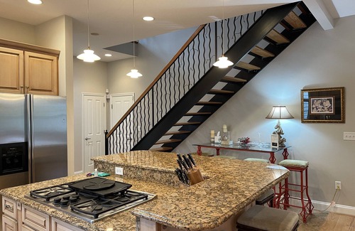 Canal Corkran House | Luxury Carriage House 4bd walking distance to downtown Rehoboth in Canal Corkran