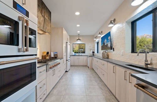 The Foothills House | Luxury Catalina Foothills Heated Pool and Spa Sleeps 16