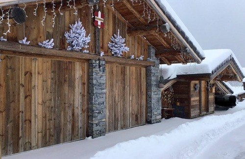 Montvalezan Ski Chalet | Luxury Chalet La Rosiere 200 m2 5*, 5Ch, 4Sdb, 10 pers