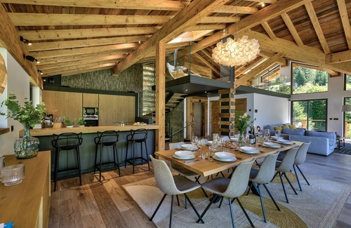 Chamonix-Mont-Blanc Ski Chalet | Luxury Chalet with daily pastries & housekeeping