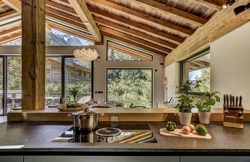 Chamonix-Mont-Blanc Ski Chalet | Luxury Chalet with daily pastries & housekeeping