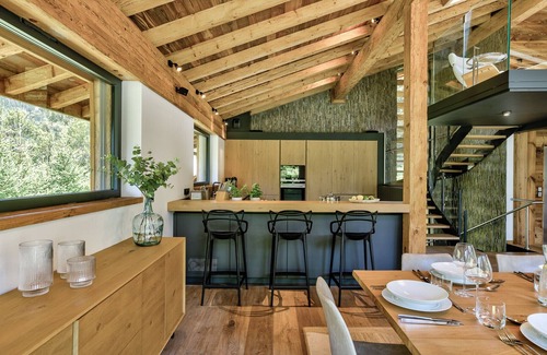 Chamonix-Mont-Blanc Ski Chalet | Luxury Chalet with daily pastries & housekeeping