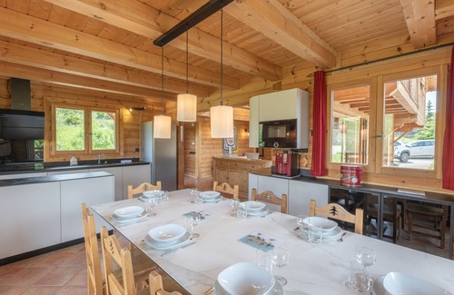 Bergers Ski Chalet | Luxury chalet 178m2, ski-in/ski-out with hammam and game room