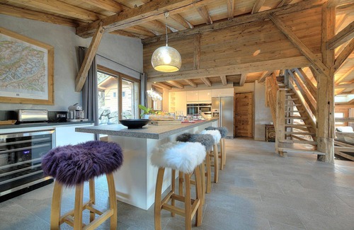 Les Houches House | Luxury chalet, Chamonix-Les Houches, ski-in/ski-out, sauna, steam room & jacuzzi