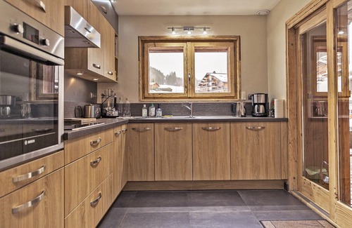 Les Carroz-d'Araches Ski Chalet | Luxury Chalet with Large Jacuzzi - Close to the Village - Family-friendly