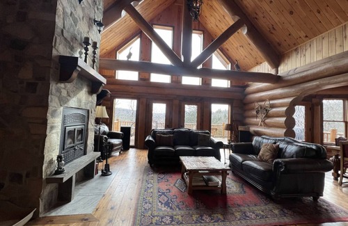 Wentworth Cabin | Luxury Chalet in Laurentiens