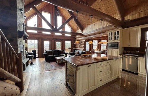 Wentworth Cabin | Luxury Chalet in Laurentiens