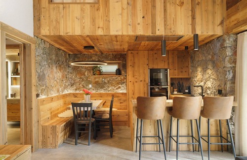 Ronchi Valsugana Apartment | Luxury Chalet Larice with Mountain View and Panoramic Terrace