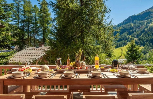 Les Brevieres Ski Chalet | Luxury Chalet with 6 Suites, Pool, Jacuzzi, and Sauna - Tignes