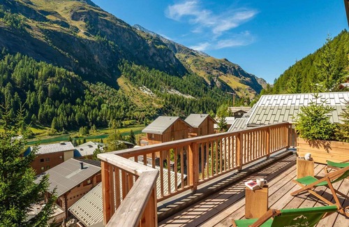 Les Brevieres Ski Chalet | Luxury Chalet with 6 Suites, Pool, Jacuzzi, and Sauna - Tignes