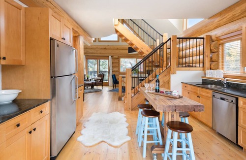 Whistler Ski Chalet | Luxury Chalet with Mountain Views Near Ski Lifts, Beside Bike Trails on Creek