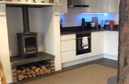 Bude Cottage | Luxury Character Cottage, 5 minutes walk to the South West Coast Path and beach