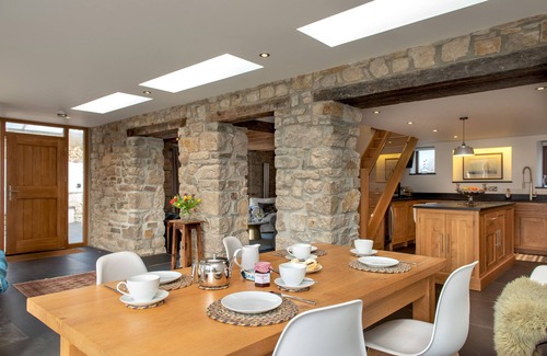 Bude Cottage | Luxury Character Cottage, less than 5 mins walk to the North Cornwall Coast