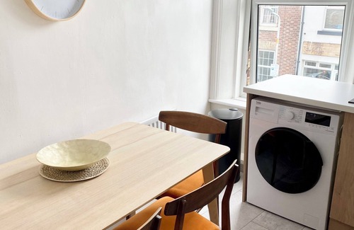 Carlisle House | Luxury City Centre Apartment, 8 minutes walk from Train Station, Close to Lakes