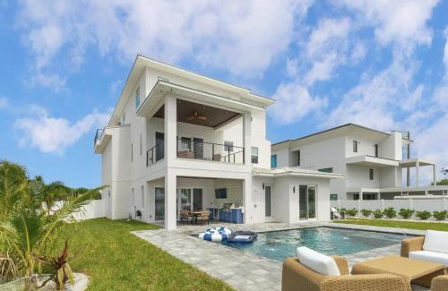 Cocoa Beach House | Luxury Cocoa Beach Oceanview Beach House Heated Private Pool, Spa & Beach Access Sleeps 12