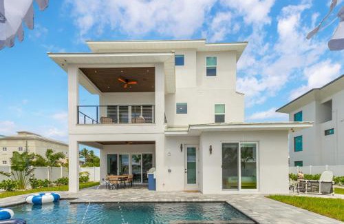 Cocoa Beach House | Luxury Cocoa Beach Oceanview Beach House Heated Private Pool, Spa & Beach Access Sleeps 12