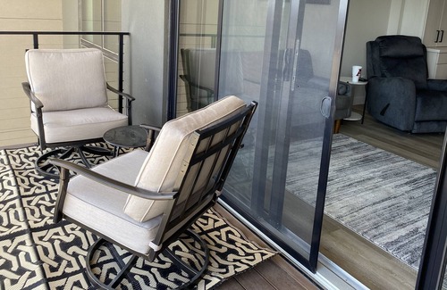 Manhattan Condo | Luxury Colbert Hills Condo