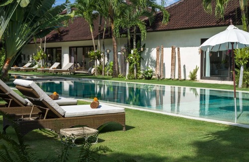 Seminyak Villa | Luxury Complex 16 BR in the heart of Seminyak