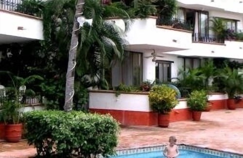 South Shore Hotel Area Condo | Luxury Conchas Chinas Beachfront 2+2 Condo Wifi Maid Pool View