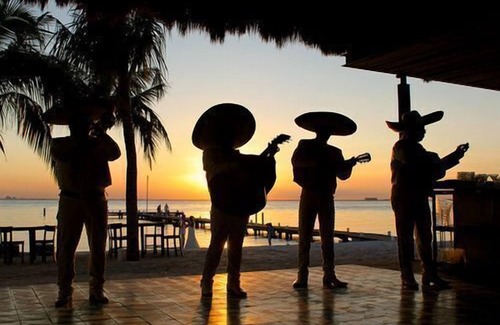 South Shore Hotel Area Condo | Luxury Conchas Chinas Beachfront 2+2 Condo Wifi Maid Pool View