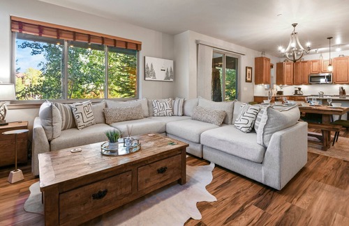 Winter Park House | Luxury Condo 613 I Pool I Club House I Hot Tub I Views I Best Price I Discounted Attractions