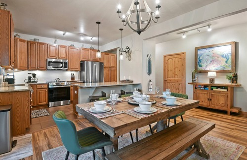 Winter Park House | Luxury Condo 613 I Pool I Club House I Hot Tub I Views I Best Price I Discounted Attractions