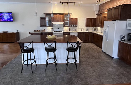 Flat Rock Condo | Luxury Condo In the heart of Flat Rock