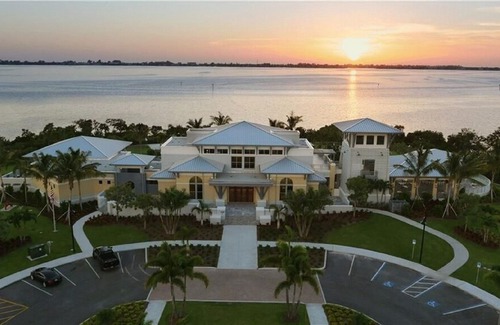 Whitney Beach Apartment | Luxury Condo on Anna Maria Sound w/Water View!