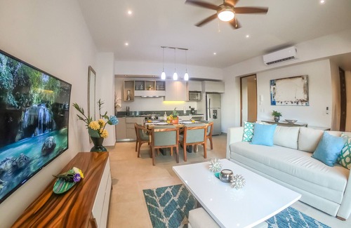 Emiliano Zapata Condo | Luxury condo steps to the boardwalk and the beach in the Romantic Zone