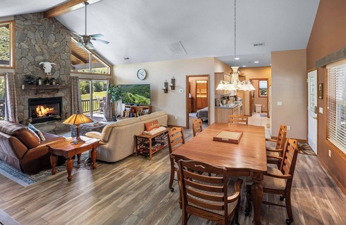 Whittier Condo | Luxury Condo w/Resort Golf Course View, Washer & Dryer, Amenities, Easy Access!