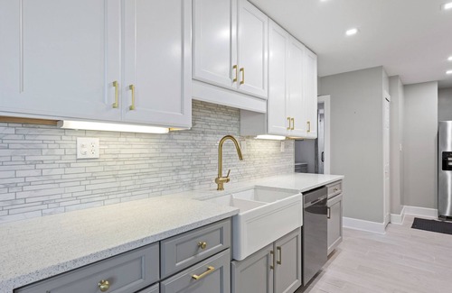 Crescent Beach Condo | Luxury Condo with Balcony, Ocean View, Pool and Just Steps to the Beach