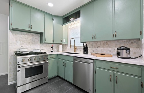 Ogden Cottage | Luxury Cottage - Entire House, Bidet, Big Groups