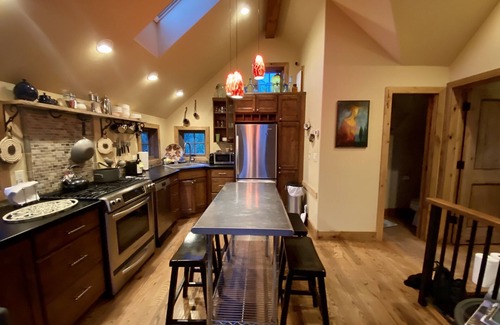Crested Butte House | LUXURY COTTAGE IN CB TOWN - AMAZING VIEWS, BUS 1 blk, ELK 2.5 blks, Dog Allowed