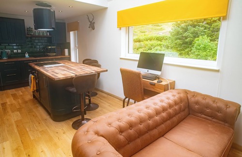 Carbost House | Luxury Cottage With Stunning Views by Fairy Pools!