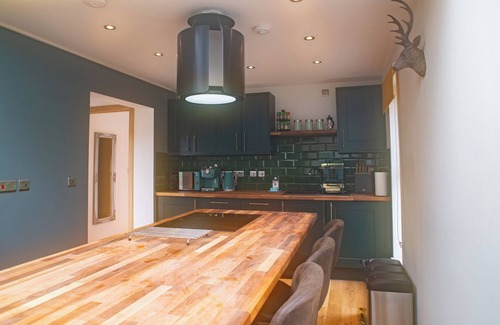 Carbost House | Luxury Cottage With Stunning Views by Fairy Pools!