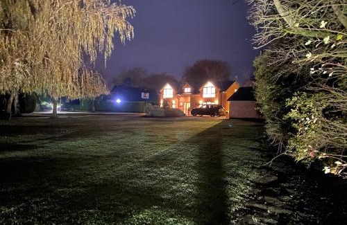 Ormskirk House | Luxury Countryside Retreat in Lancashire Sleeps 7
