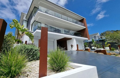Nelson Bay House | Luxury Couples Escape - Vue One