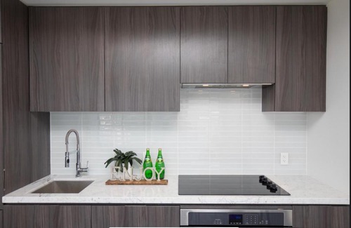 St. Lawrence Apartment | Luxury Cozy Condo in Downtown Toronto King St.