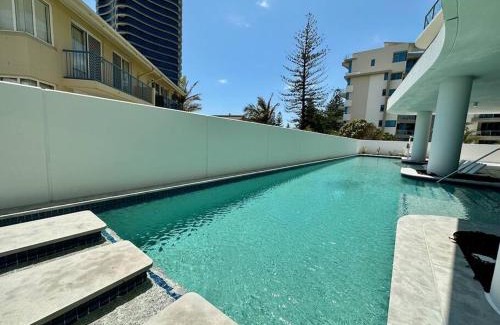 Mermaid Beach Apartment | Luxury Dawn Mermaid Beach, Ocean Views