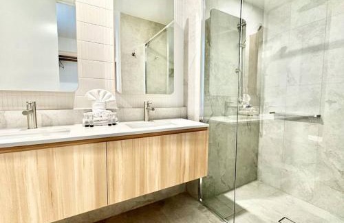 Mermaid Beach Apartment | Luxury Dawn Mermaid Beach, Ocean Views