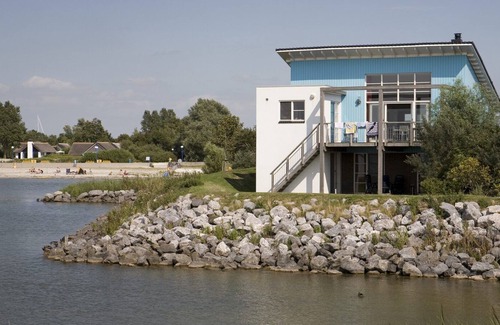 Makkum Cabin | Luxury detached villa on or near the beach