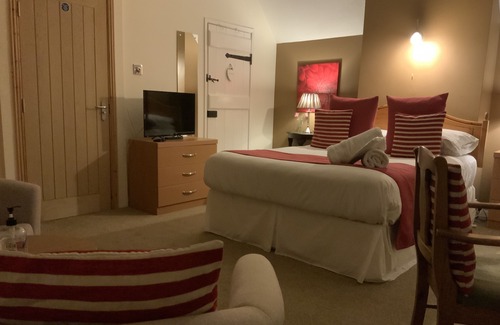 Horstead Apartment | Luxury double room by the river bure in Coltishall