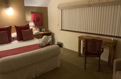 Horstead Apartment | Luxury double room by the river bure in Coltishall
