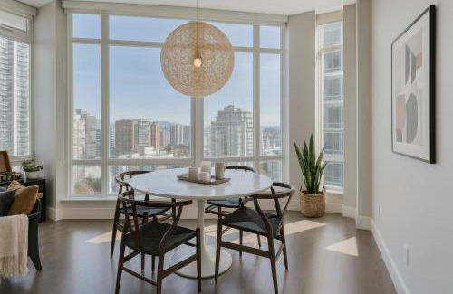 Central Apartment | Luxury Downtown Escape 2 Bedrooms on Granville